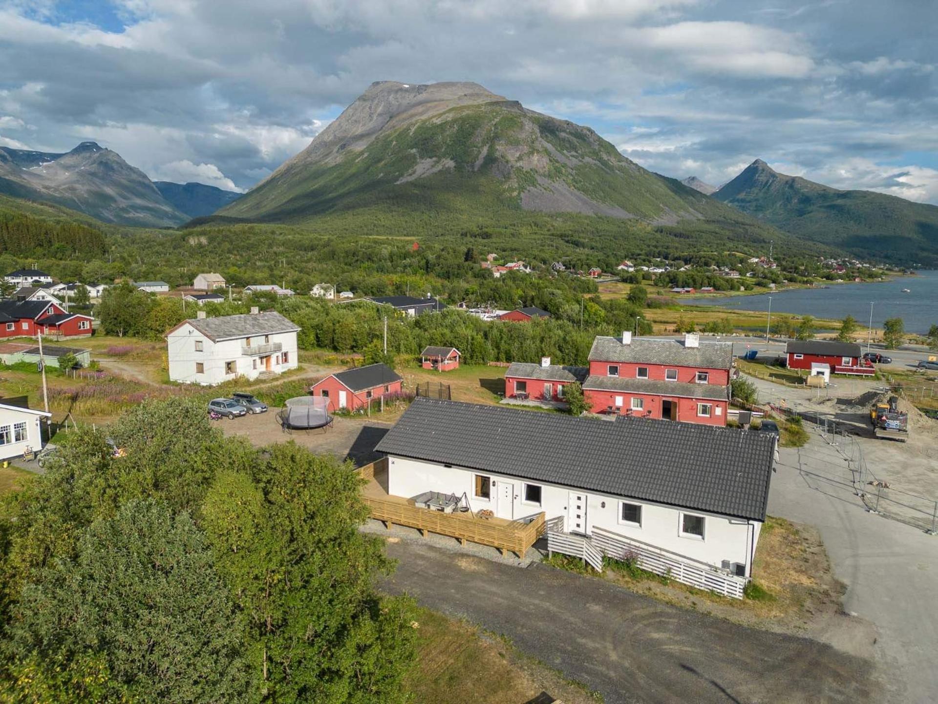 Alpan Apartments, Lyngenfjord * Olderdalen